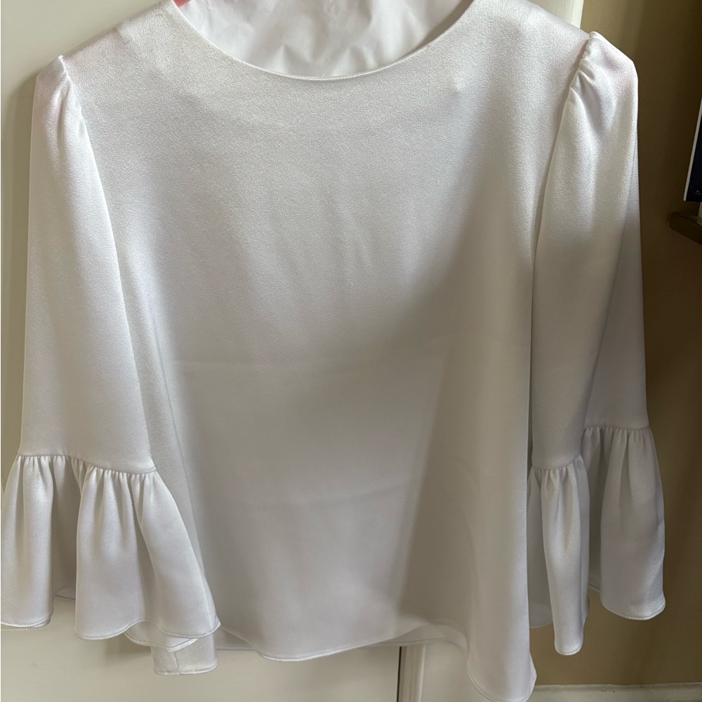 Alice + Olivia Cream Blouse with Ruffled Sleeves